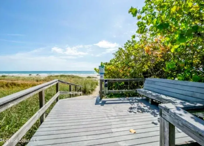 Coastal Beachfront Oasisi