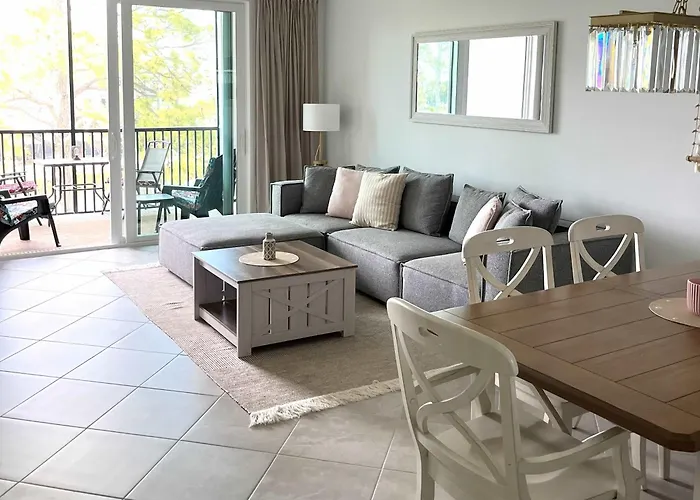 Stylish 3Rd-Floor Condo With Golf Course Views