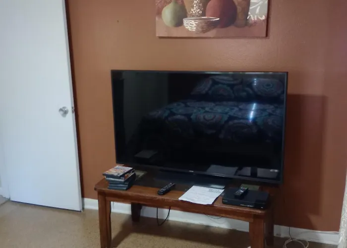 1 Bedroom Kitchen Bathroom Apt