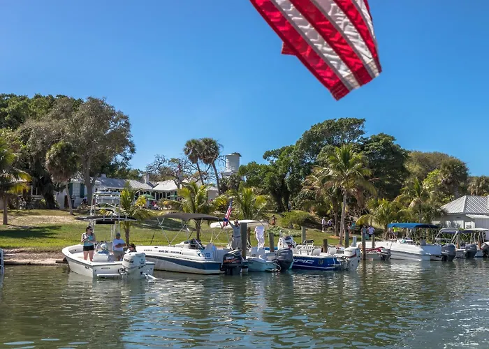 Pirates Cove Inn & Marina