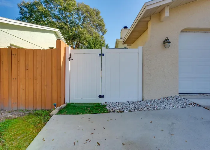 6 Mi To Honeymoon Island: Studio W/ Pool Access