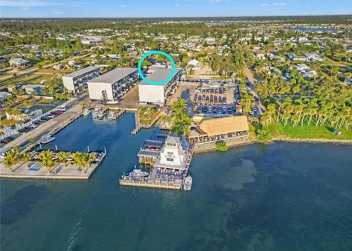 Sunsets, Seafood, And Serenity Pet - Boat Friendly