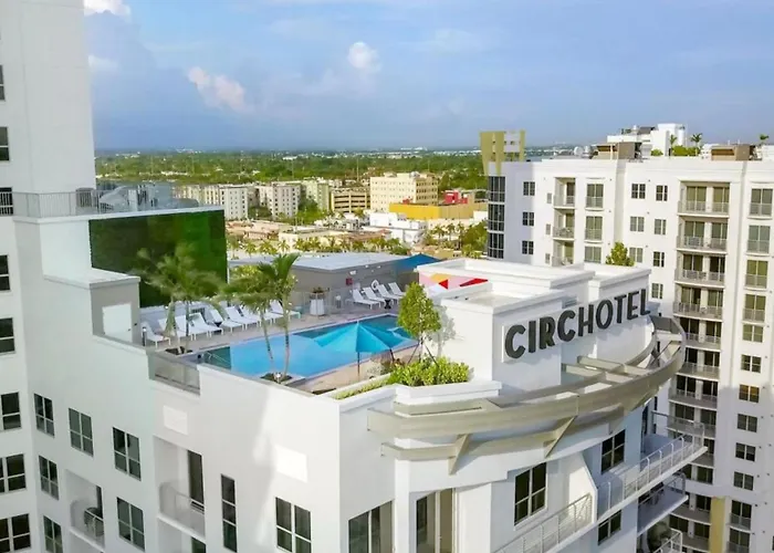 Circ Hotel By Hosteeva