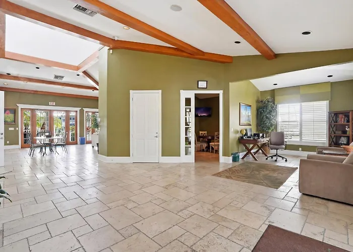 Greenlinks Golf Villas At Lely Resort