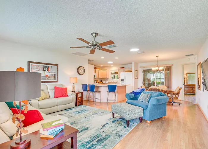Home In The Villages W/ Lanai & Private Hot Tub!