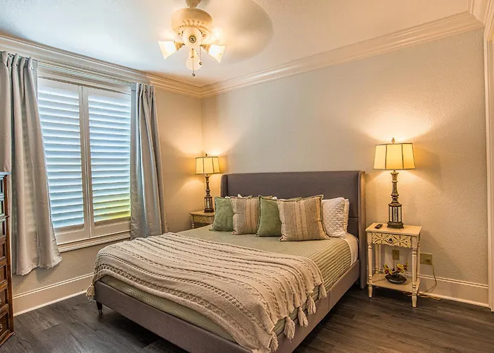 Caddyshack Condo At St James Bay Golf And Pickelball Resort Unit331 Penthouse Condo With 2 King Suite With Pvt Bathrooms, 2 Bunks Room, Sunset Views On Patio, Onsite Pool, Gated Entrance, Excellent For Couples & Groups, Onsite Restaurant, 1 Dog Ok W