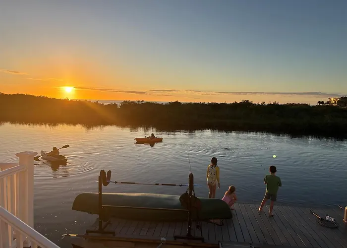 Waterfront Home, 5 Bedrooms, Heated Pool, Sunsets!