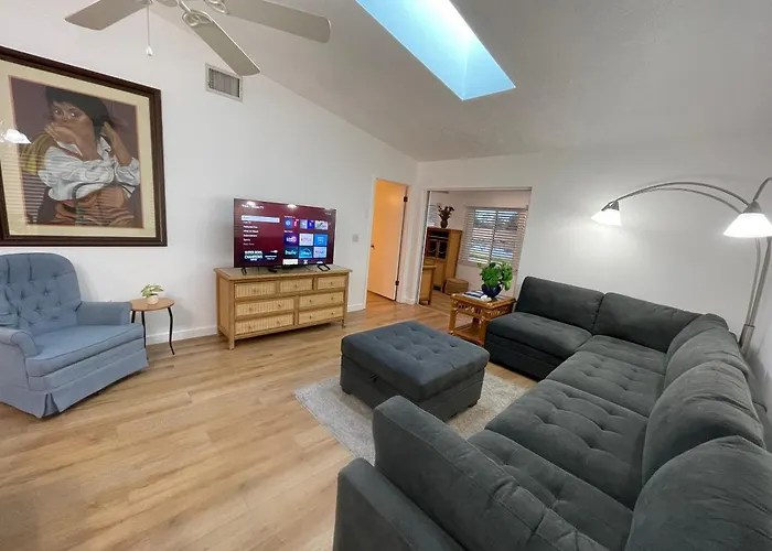Stylish Budget Friendly Retreat!