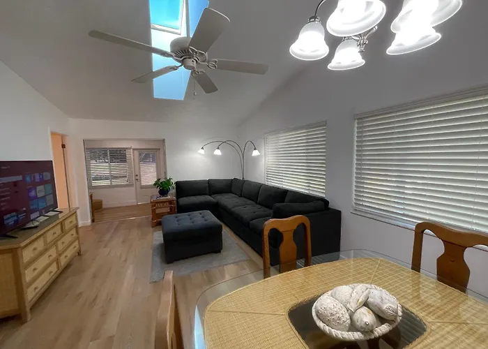 Stylish Budget Friendly Retreat!