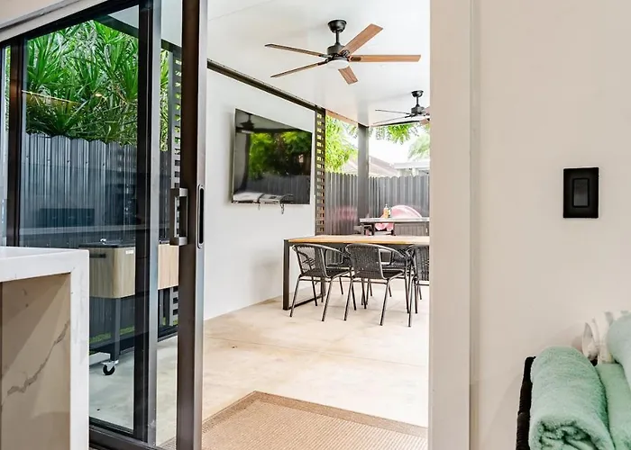 Casa Madrisqui Heated Pool Oasis 12 Guests Midway Keys & Miami