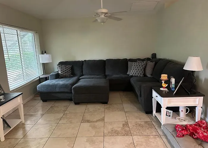 Beautiful Home In Avon Park Lake