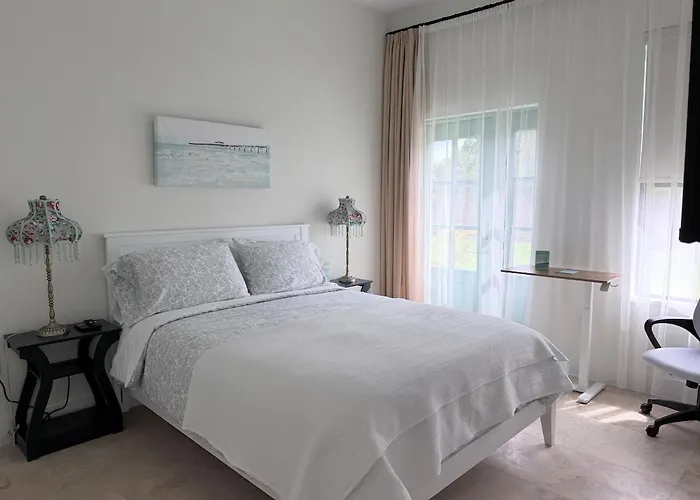 Peaceful Private Studio With Own Entrance And Pool