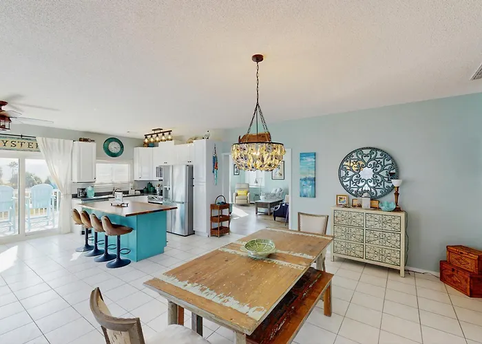 Charming Beach House With A Gulf View Patio Deck Washer&Dryer & Ac