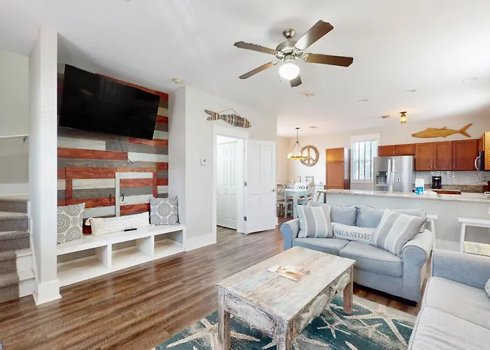 2-Story Beach Cottage With Pools Hot Tub Gym Patio & Ac - Dog-Friendly