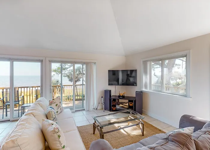 Dog-Friendly Home With Lovely Water View Roomy Deck Fast Wifi Central Ac W&D