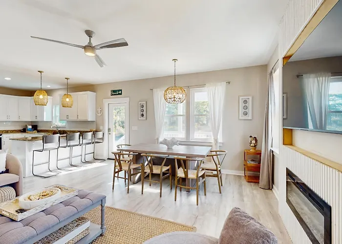 Beach Retreat With Open Layout Ac Private Pool Fire Pit & Grill