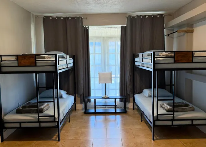 Bek'S Hostel