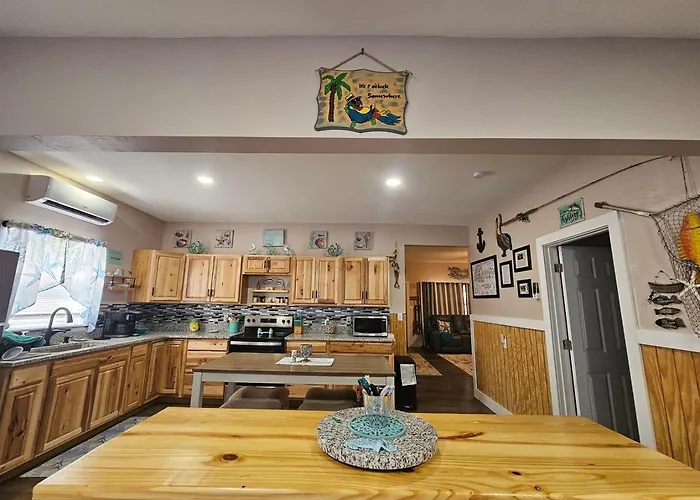 Seafoam Cottage - Beauty In The Heart Of Cedar Key