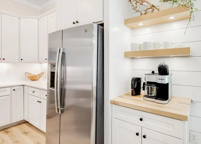 Dog-Friendly Home With Community Pool Flat Top Grill And Custom Coffee Bar