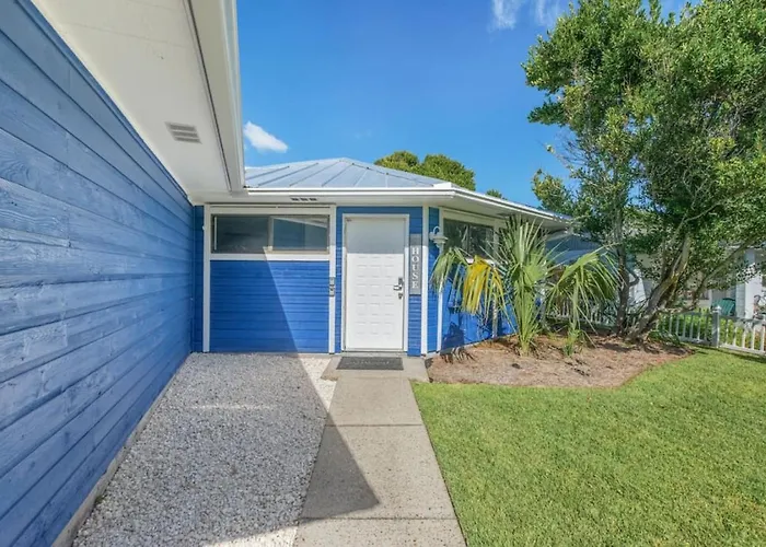 Blue Lagoon With Private Pool- Screened Porches Off Suites- 2 Blocks To Beach