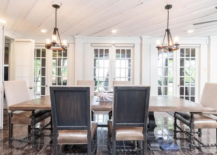 Waterfront 6Br Oasis, Pool, Gym, Huge Dock