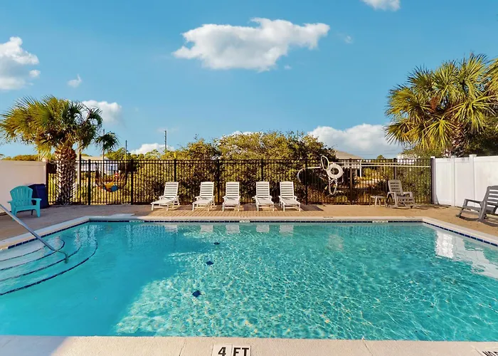 Great Dog-Friendly Home With Gulf Views Shared Pool Just Steps From The Gulf