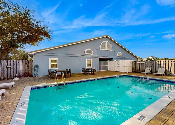 Great Dog-Friendly Home With Gulf Views Shared Pool Just Steps From The Gulf