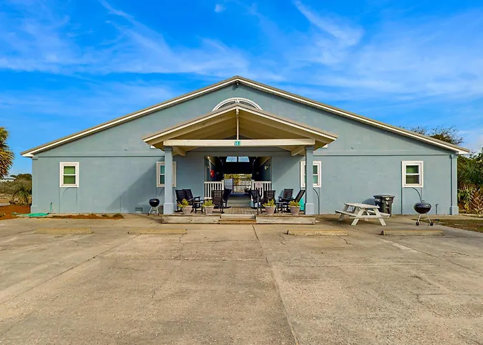 Great Dog-Friendly Home With Gulf Views Shared Pool Just Steps From The Gulf