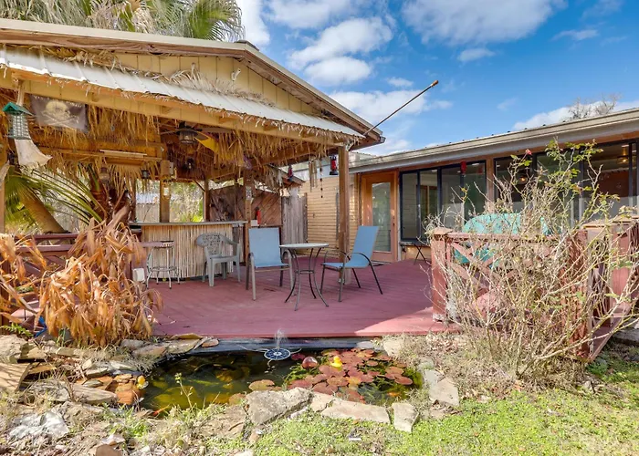 Sunroom & Spacious Yard! Family Gem In Orange Park