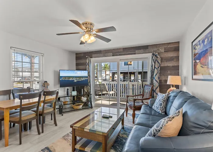 Island Place 101 Dreamy Condo With Pool! Rebuilt!