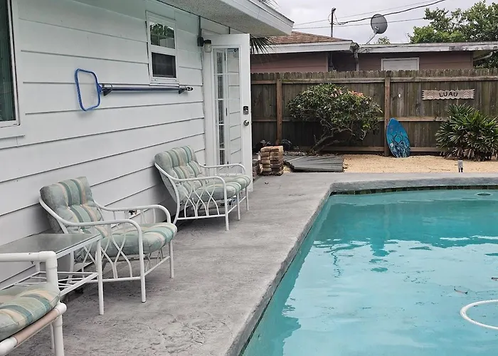 Gorgeous Four Bedroom Pool Home In Palm Bay