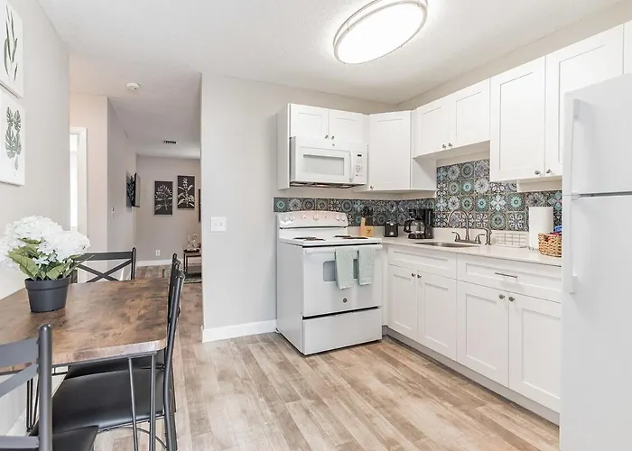 2 Bed 2 Bath Beach And Pool Unit