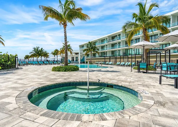 Harbor Island Beach Club - Luxury Waterfront Apartments With Views Pool Dock Private Beach Access