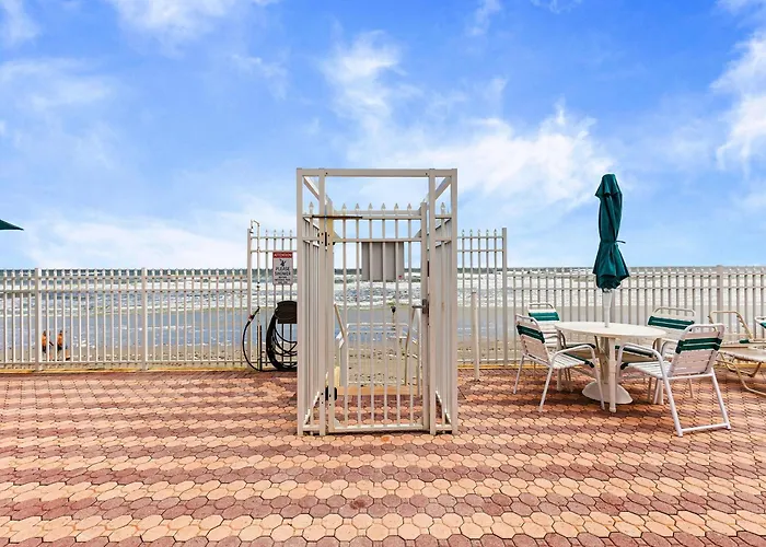 Harbour Beach Resort 616