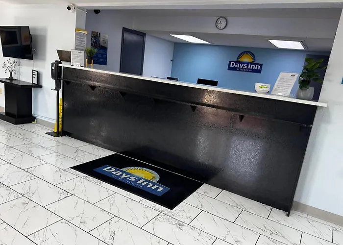 Days Inn By Wyndham Lake City I-10