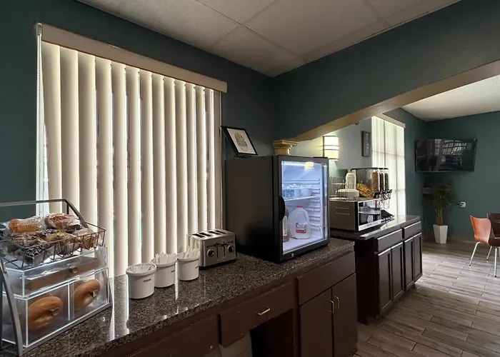 Super 8 By Wyndham Marianna I-10