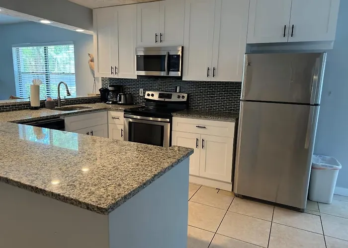 Luxury Shorewalk Water Front 2 Bedroom 2 Bathroom 3Mins Img 5 Mins Beach
