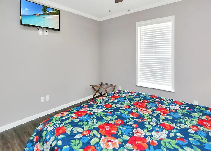 Salty Breeze By Pristine Property Vacation Rentals