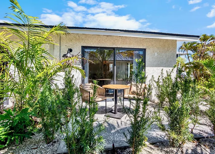The Retreat At Anna Maria Island Inn