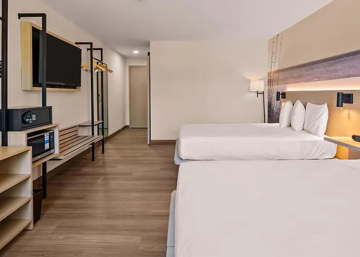B&B Hotel Jacksonville Airport - Newly Renovated!
