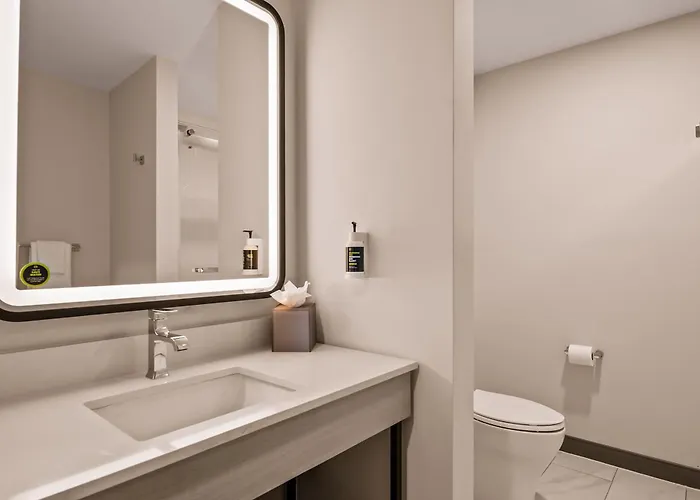 B&B Hotel Jacksonville Airport - Newly Renovated!