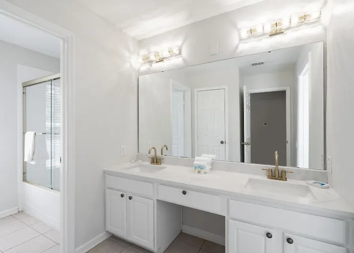 2605 Daulby S
