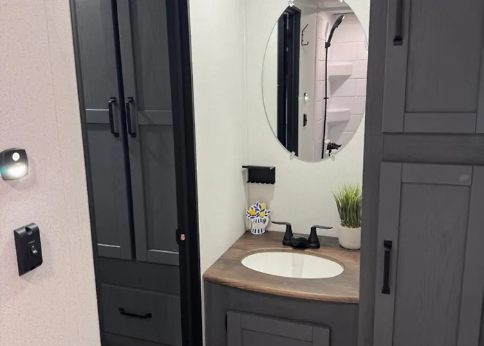 Extra Large 4 Bedroom With Two Full Bath Glamping Rv With Golf Cart