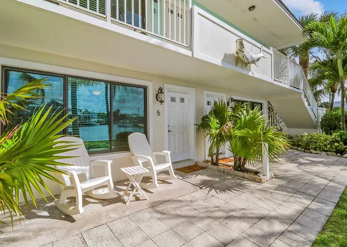 Sailfish Suites 5 - Waterfront Lodging