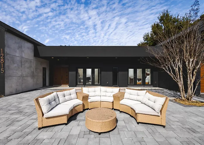 Black Sheep Hideaway Modern Countryside Serenity