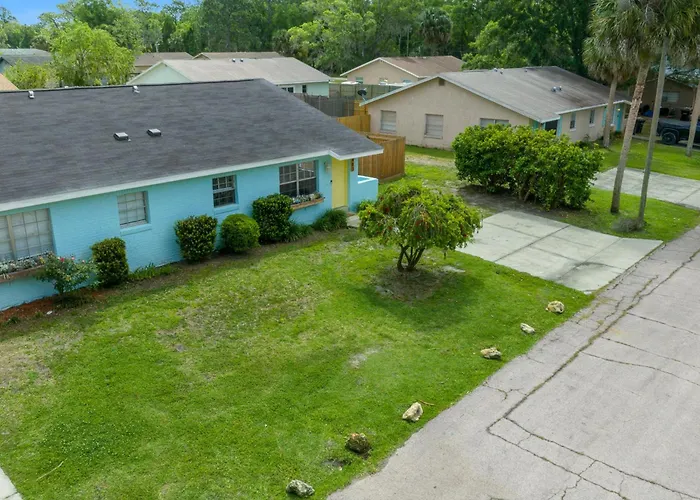 The Happy Haven - Near Manatee Tours - Pet Friendly
