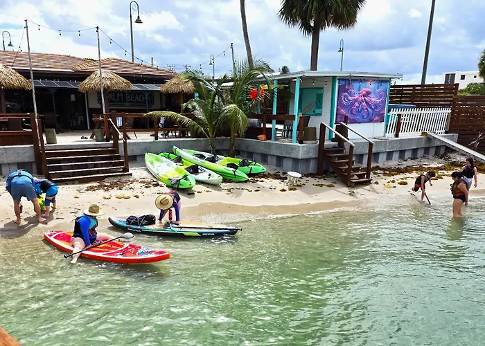Blue Heron Bridge Hotel&Dive Club