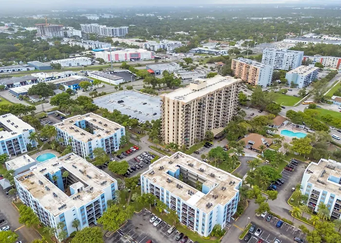 North Miami 2Br With Pool And Free Parking