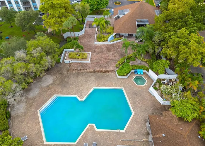 North Miami 2Br With Pool And Free Parking