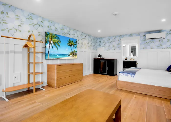 Tropic Isle At Anna Maria Island Inn